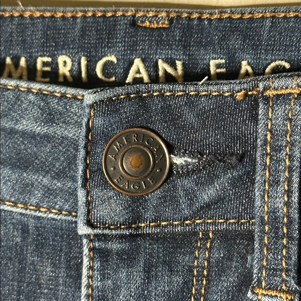 American Eagle 360 Next Level Stretch Distressed Hi Rise Jeggings - Picture 3 of 7